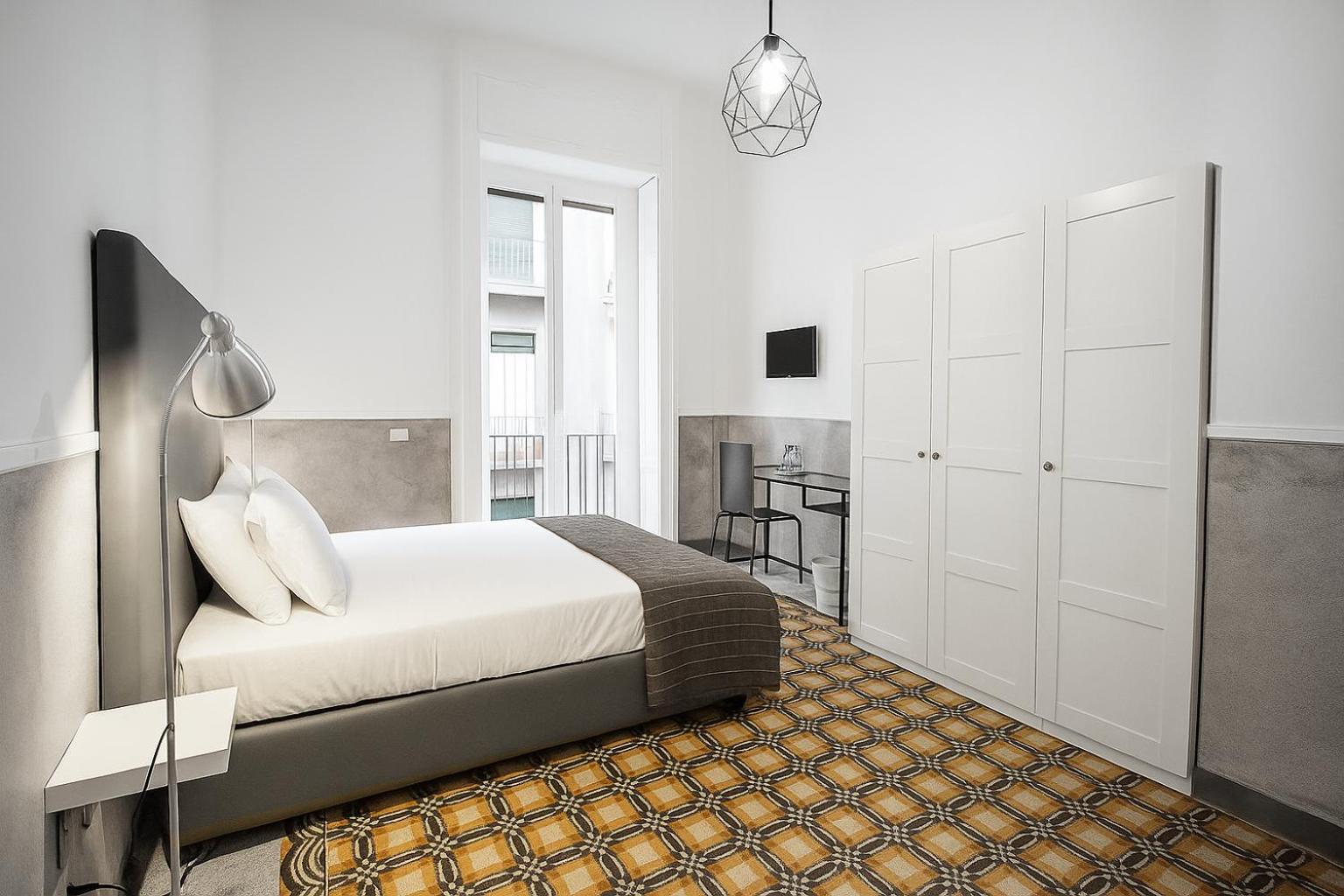 Toledostop 5* Naples
